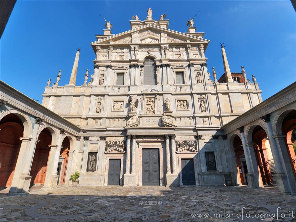 Milano - Quadriportico della Chiesa di Santa Maria dei Miracoli